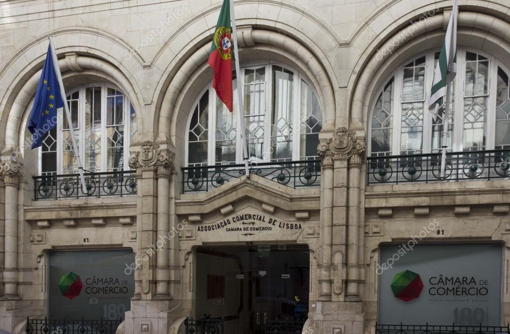 fachada da câmara do comércio em Portugal